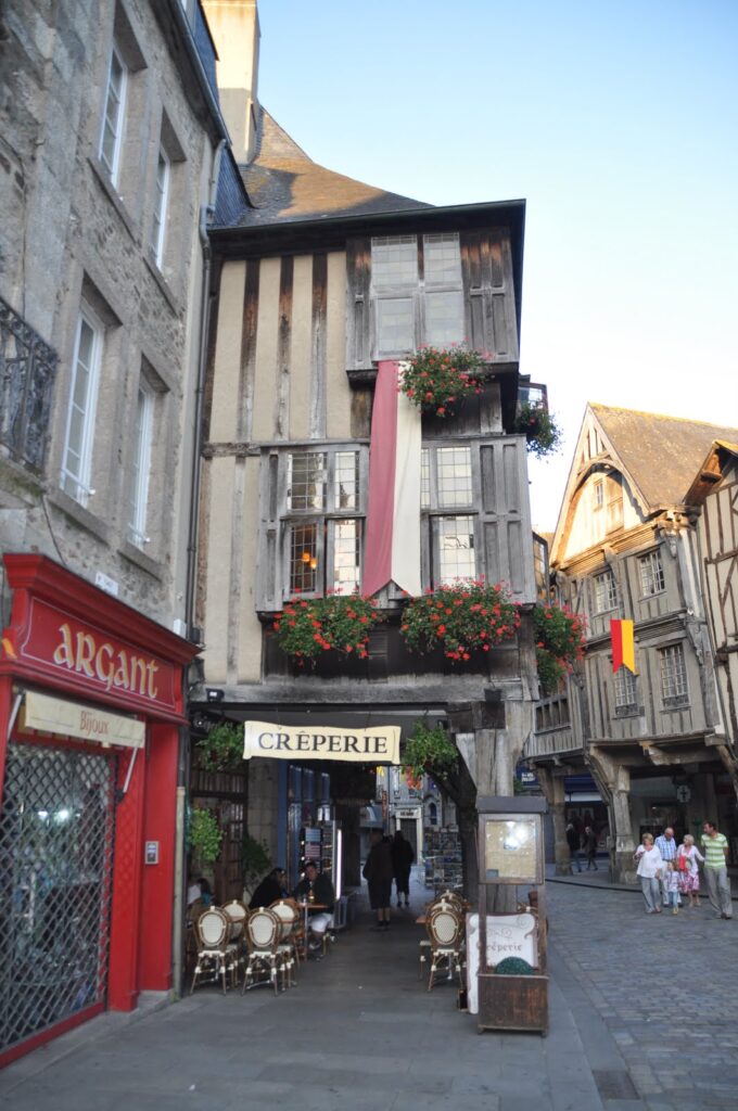 Dinan