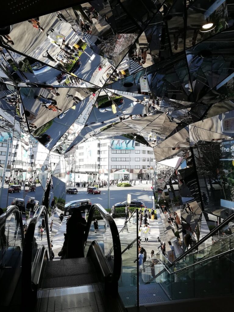 L'ingresso del Tokyu Plaza