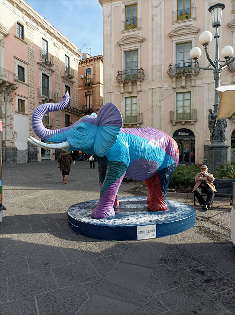 Uno degli elefanti di Ligama - Catania