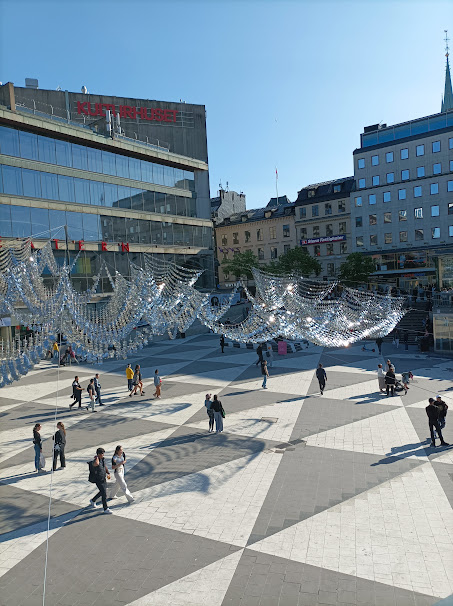 La piazza di fronte a T-Centralen - Stoccolma