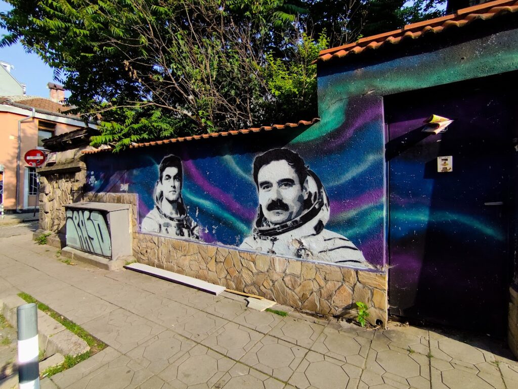 I primi astronauti bulgari